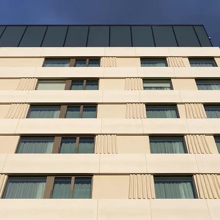 Hotel Moevenpick Brussels Airport 4*
